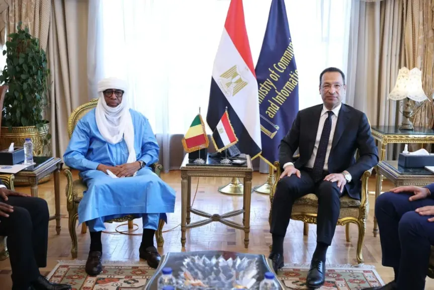 وزير الاتصالات يبحث تعزيز التعاون في التحول الرقمي وتطوير البنية التحتية للاتصالات مع مالي