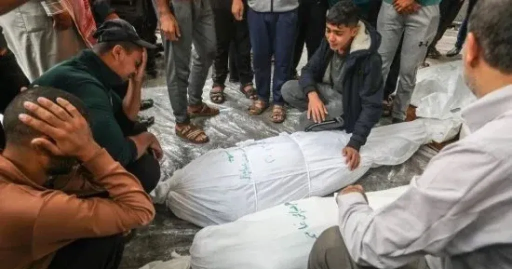 استشهاد 4 فلسطينيين وإصابة 12 بنيران الاحتلال الاسرائيلى فى غزة