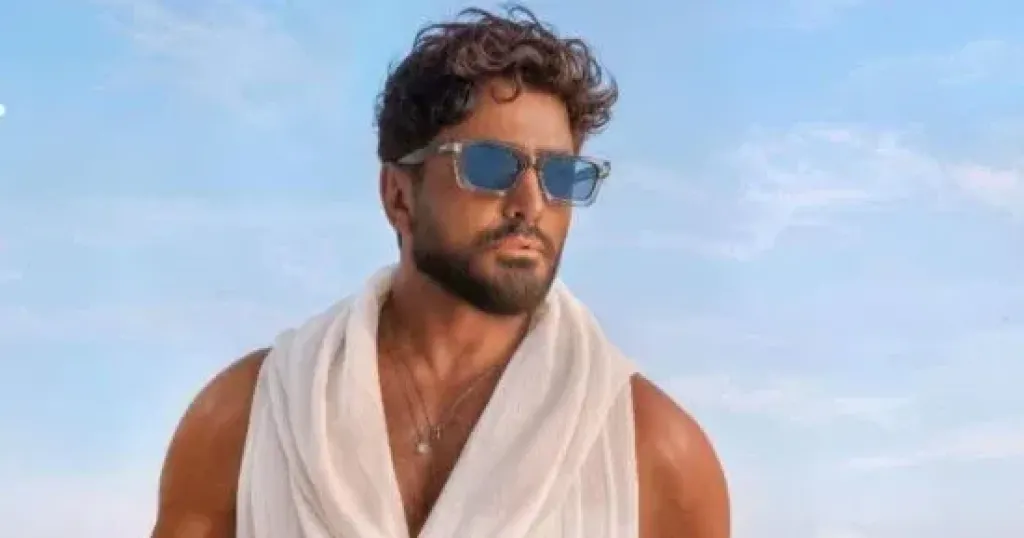 تامر حسنى يقدم الأغنية الدعائية لفيلم «ولا كان عالبال» قبل طرحه فى السينمات