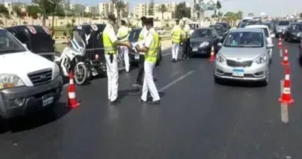 النشرة المرورية.. كثافات متحركة ومتوسطة بمعظم محاور القاهرة والجيزة