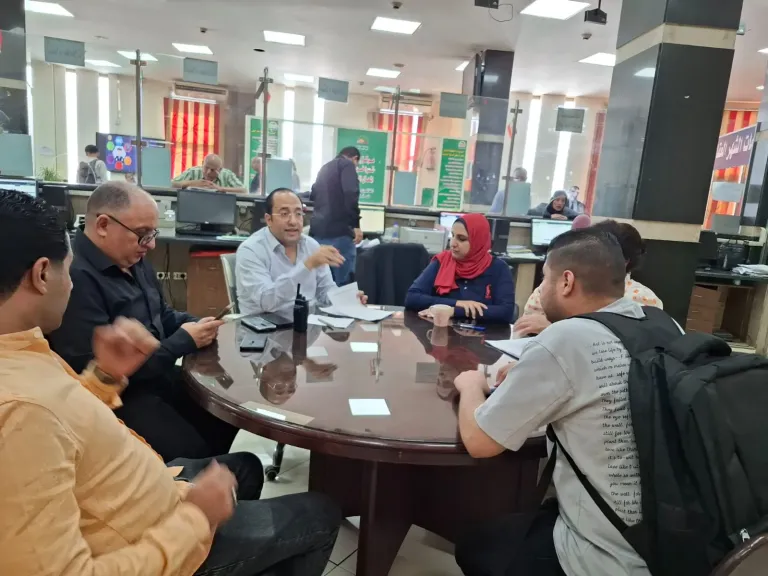 رئيس حي جنوب الجيزة يواصل حل مشكلات المواطنين