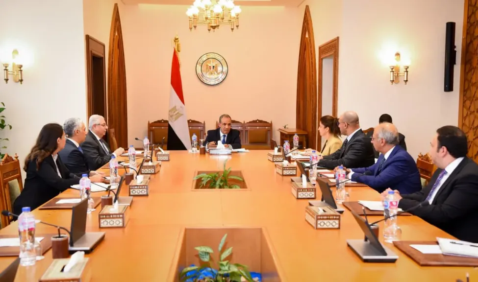 وزير الخارجية يعقد اجتماعا مع قطاع الهجرة