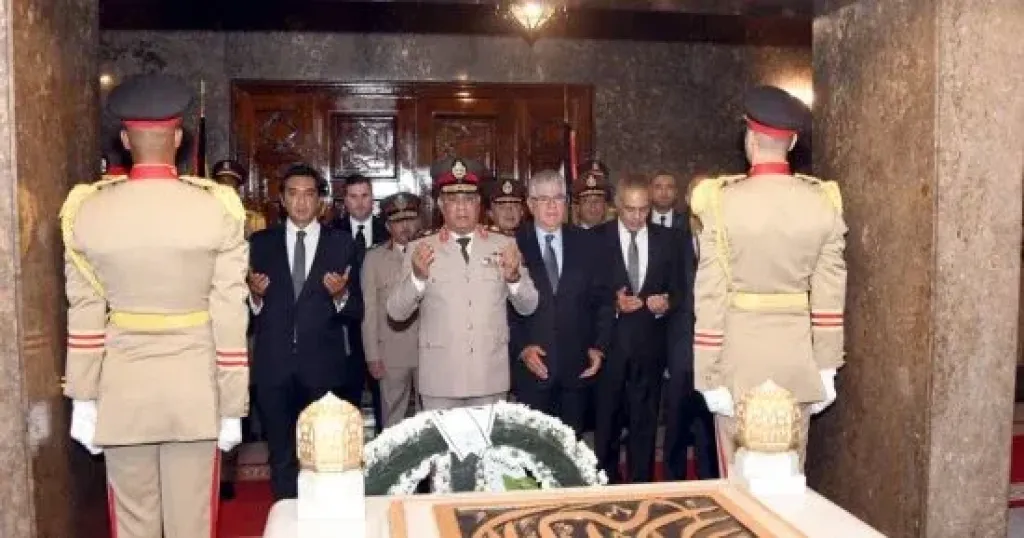 الرئيس السيسي ينيب وزير الدفاع للمشاركة فى إحياء الذكرى السنوية لرحيل الزعيم جمال عبد الناصر