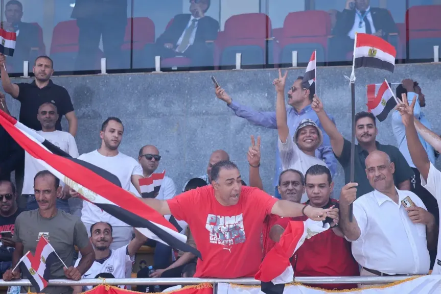 شاهد.. حضور جماهيري مصري لافت في مباراة مصر وجنوب السودان