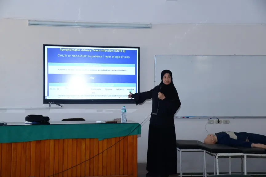 الطب بجامعة أسيوط تنظم دورة تدريبية لطلاب الدراسات العليا حول «مكافحة العدوى