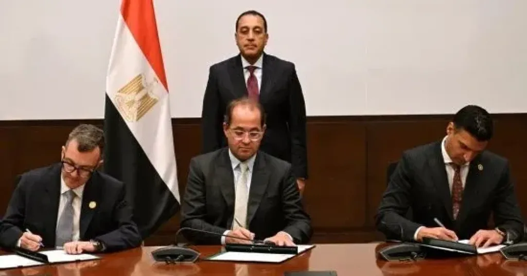 مدبولى يشهد توقيع اتفاقية تسوية مديونية بنك الاستثمار القومي