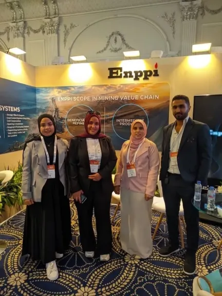 جامعة أسيوط تشارك بوفد من طلاب كلية الهندسة في المعرض المصاحب لمنتدى مصر للتعدين