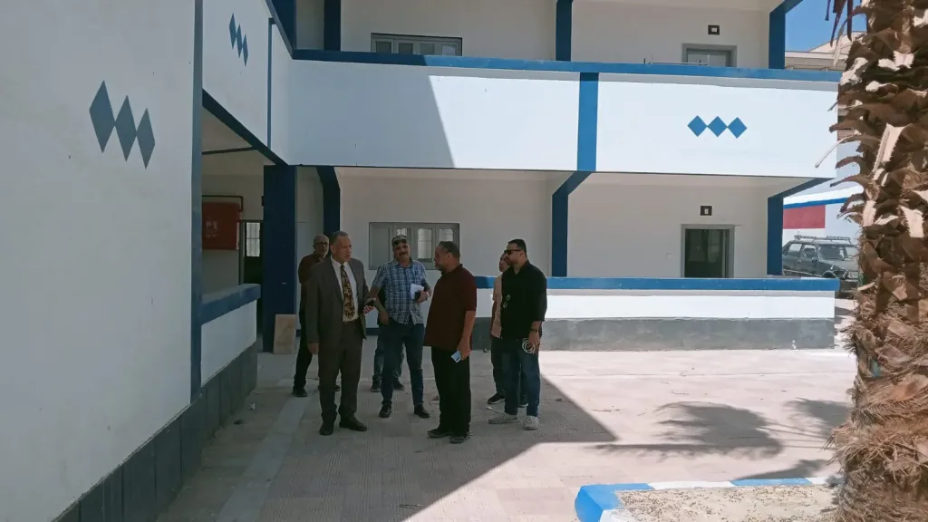 وزارة التعليم بأسيوط يتفقد مدرسة اجرو المصرية الإيطالية لتكنولوجيا المياه لمتابعة انتظام الدراسة