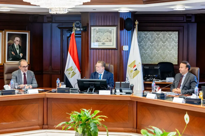 محافظ البنك المركزي يبحث مع المدير الجديد لقسم شمال إفريقيا والقرن الإفريقي بمؤسسة التمويل الدولية سبل التعاون المشترك