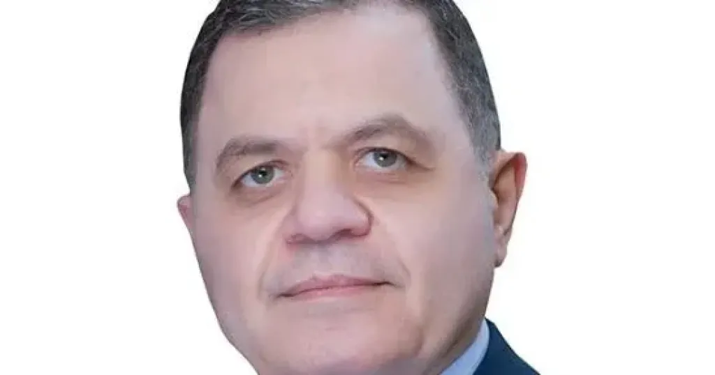 وزير الداخلية يهنئ الرئيس السيسي والقوات المسلحة بمناسبة ذكرى نصر أكتوبر