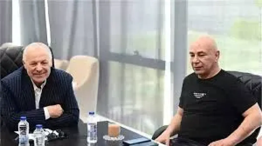 رغم تجديد عقدهما، لماذا تتوتر علاقة حسام وإبراهيم حسن باتحاد الكرة؟
