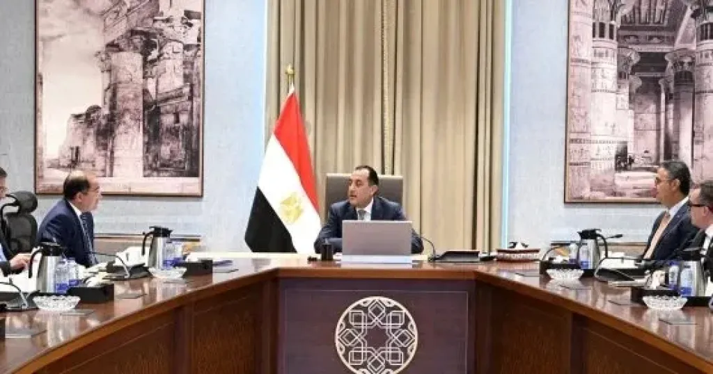 رئيس الوزراء يتابع موقف زيادة مخزون السلع الاستراتيجية واستقرار الأسواق