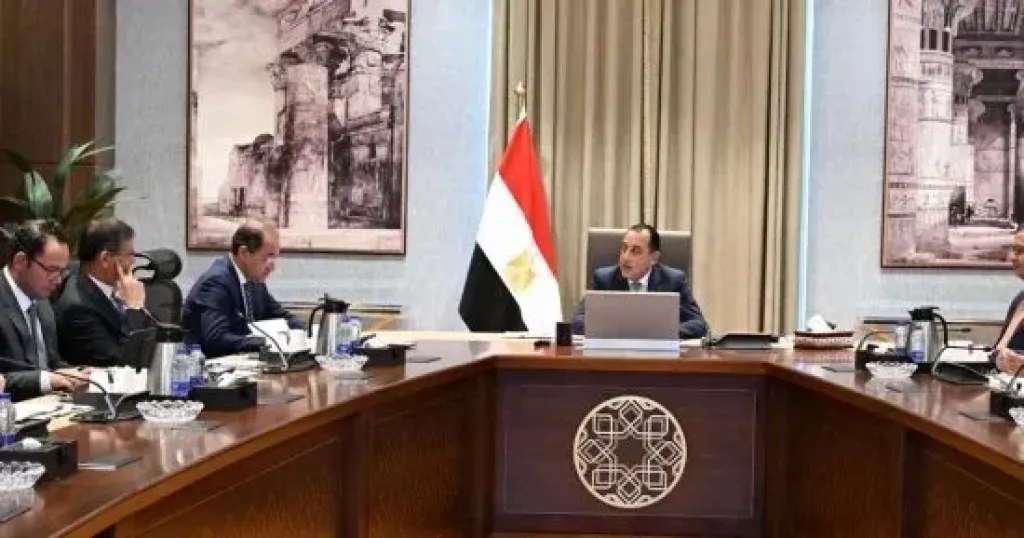 رئيس الوزراء يتابع موقف سداد مستحقات محصول قصب السكر للمزارعين