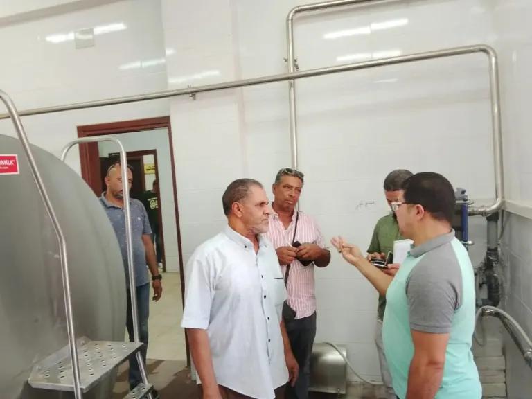 محافظ أسيوط: تشغيل مركز تجميع الألبان بالعونة ضمن مشروعات ”حياة كريمة” بطاقة 10 أطنان