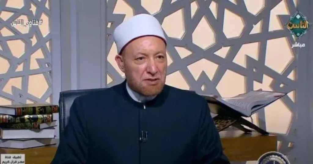 ما حكم تشغيل القرآن أثناء النوم؟.. أمين الفتوى يوضح