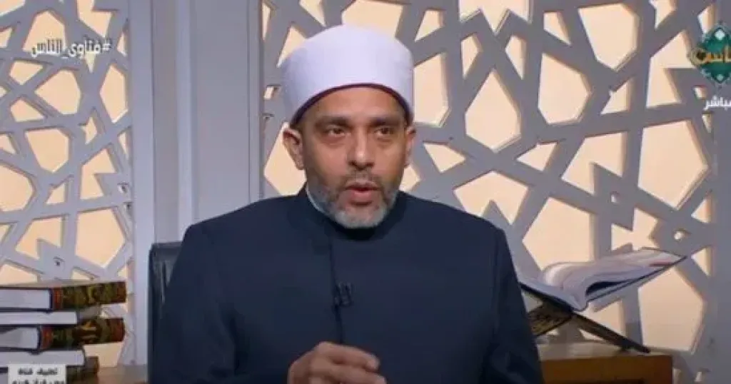 هل يجوز أخذ الثمار الساقطة على الأرض؟.. أمين الفتوى يوضح
