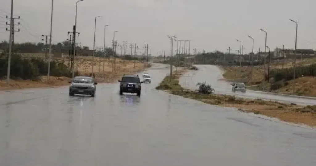 تحذير عاجل .. سحب ممطرة تتمركز على الاسكندرية وضربات البرق والرعد