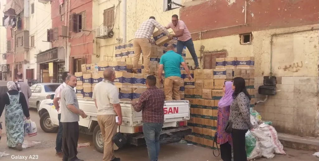 محافظ أسيوط: ضبط 409 كراتين مياه شرب غير مدرجة بقائمة الآبار المرخصة وإعدام 25 كجم