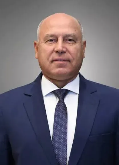 وزير النقل يهنئ العاملين بالوزارة وهيئاتها وشركاتها التابعة بمناسبة الذكرى الـ53 لانتصارات أكتوبر المجيدة