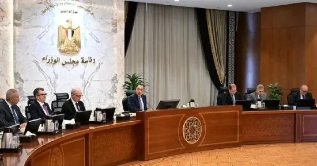 رئيس الوزراء يستعرض محاور جلستي حوار بشأن موارد النقد وإدارة الدين