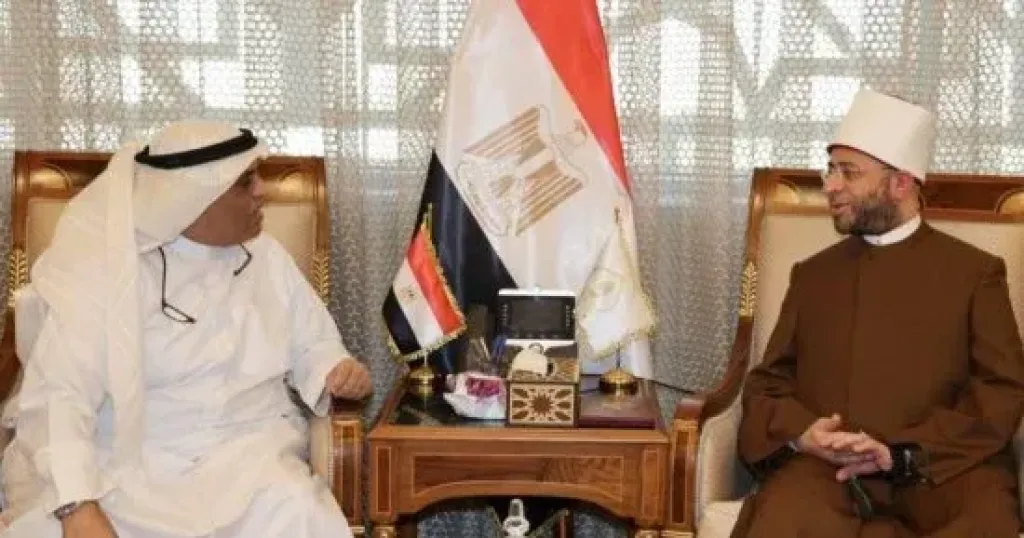 وزير الأوقاف يبحث مع مدير المكتب الكويتي للمشروعات الخيرية بالقاهرة آفاق التعاون