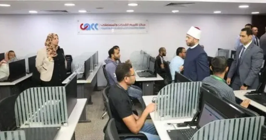 وزير الأوقاف يتفقد مركز تقييم القدرات بالجهاز المركزي للتنظيم والإدارة
