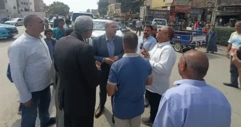 نائب محافظ الجيزة يتفقد موقف سرفيس أطفيح تمهيدا لتطويره ورفع كفاءته