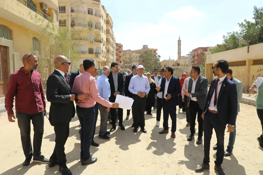 محافظ القاهرة وجولة تفقدية لحى البساتين لمتابعة مستوى الخدمات المقدمة للمواطنين