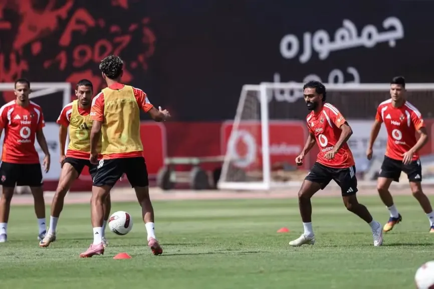 عموتة يعلن قائمة الأهلي لمواجهة بترول أسيوط في كأس عاصمة مصر