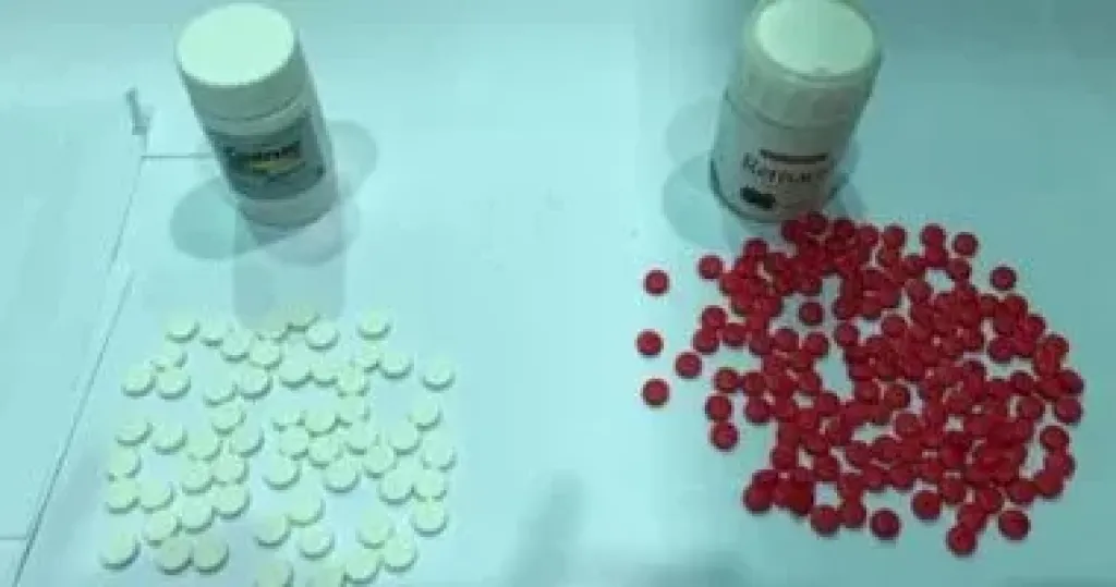 حبس متهم 4 أيام لحيازته أقراص مخدرة فى التجمع الأول