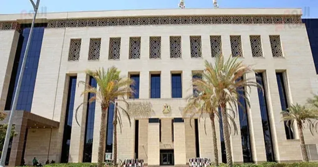 وزير التعليم يتفقد الدراسة بمدارس شلاتين وحلايب ويشيد بمستوى الطلاب