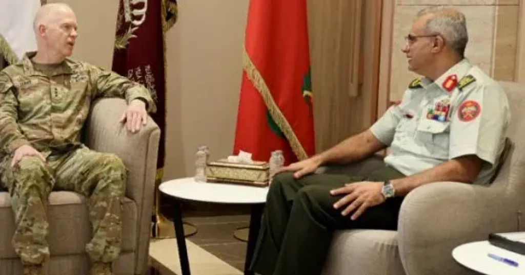 رئيس هيئة الأركان الأردنية يستقبل قائد القوات البرية في القيادة المركزية الأمريكية