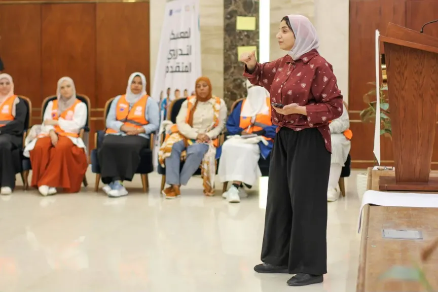 التضامن تنفذ برنامجا تدريبيا للرائدات الاجتماعيات لتعزيز مهاراتهن في دعم الأسر الأولى بالرعاية