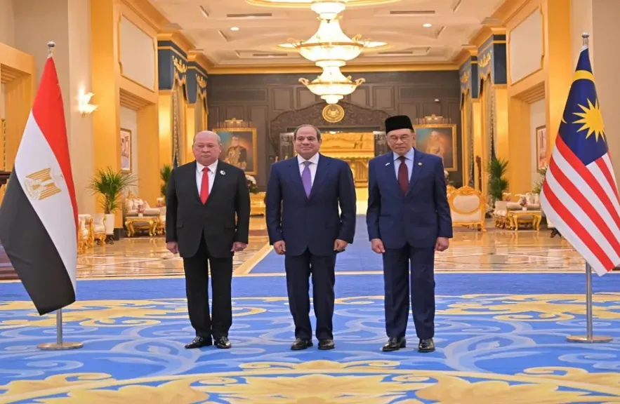 الموقع الرئاسي ينشر فيديو زيارة الرئيس السيسي لماليزيا