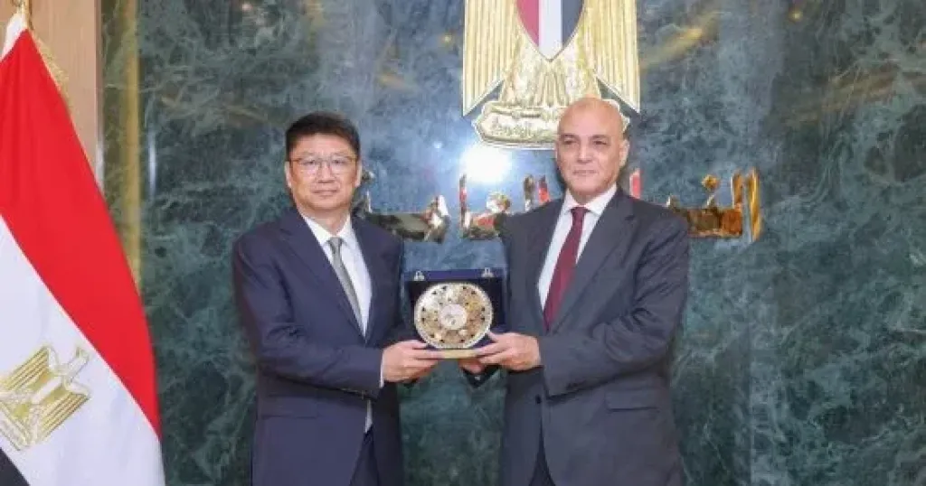 النيابة العامة تستقبل وفدًا من نظيرتها بمقاطعة هونان الصينية لتبادل الخبرات