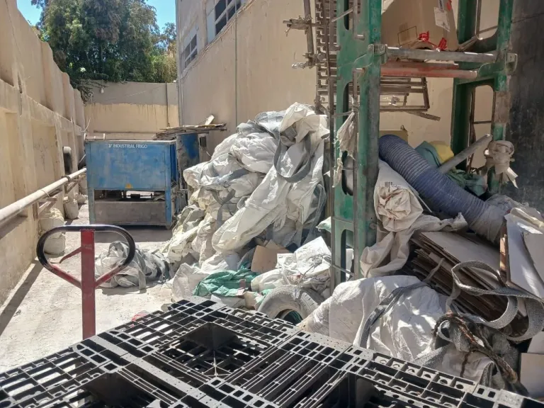 شئون البيئة بالشرقية ينفذ حملات تفتيش مفاجئة على ١٩منشأة صناعية  وغذائية