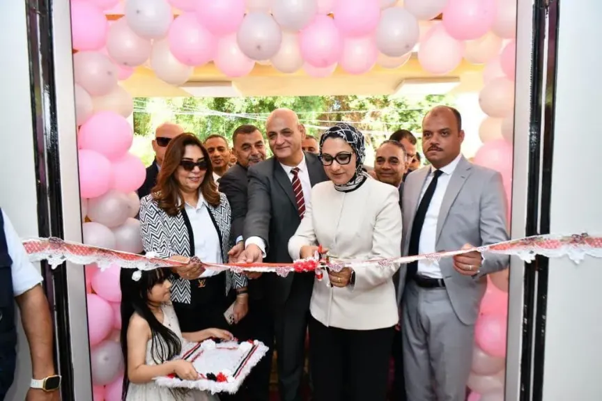 وزيرة التنمية المحلية ومحافظ الوادي تفتتحان المركز التكنولوجى بالديوان العام