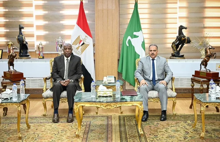 محافظ الشرقية: يستقبل رئيس الإتحاد العربي للمحاربين القدماء وضحايا الحرب