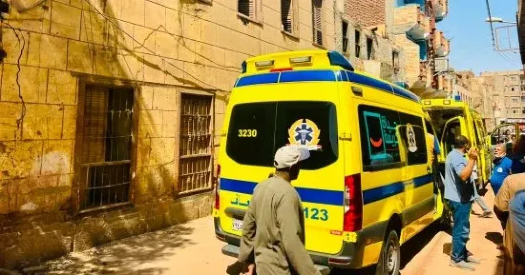 سقوط عمال من أعلى برج شبكة محمول في الدقهلية ونقلهم لمستشفى الطوارئ