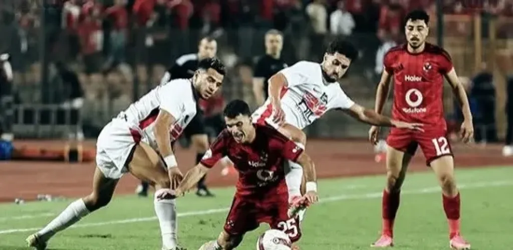 لاعبو الأهلى يحيون الجماهير بعد الفوز على الزمالك بثنائية محمد هانى وبقرار