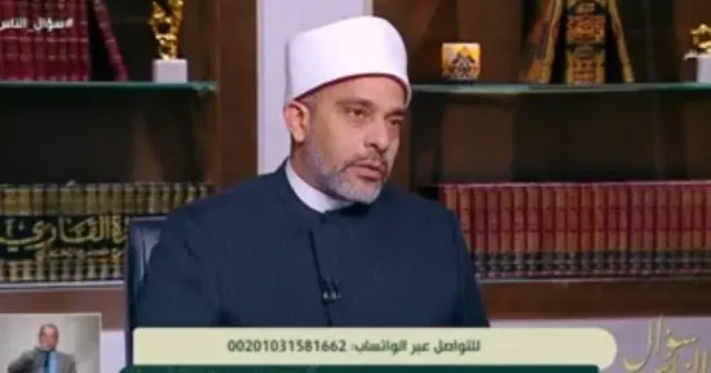 هل يجوز للمرأة ارتداء ملابس خفيفة أمام إخوتها وزوج ابنتها؟.. أمين الفتوى يجيب