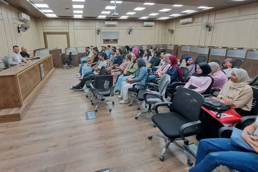 كلية الفنون الجميلة بجامعة الأقصر تحتفي بانتصارات أكتوبر المجيدة وتعزز قيم الانتماء الوطني لدى الطلاب