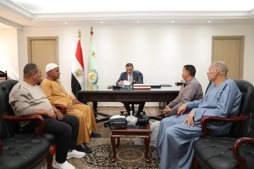 وزير الزراعة يلتقي ممثلي بعض الفلاحين بالبحيرة لمناقشة سبل تطوير الخدمات