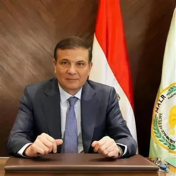 وزير الزراعة يبحث مع رئيس اتحاد الصناعات تعزيز التصنيع الزراعي والتوسع في نماذج ”القرية المنتجة”