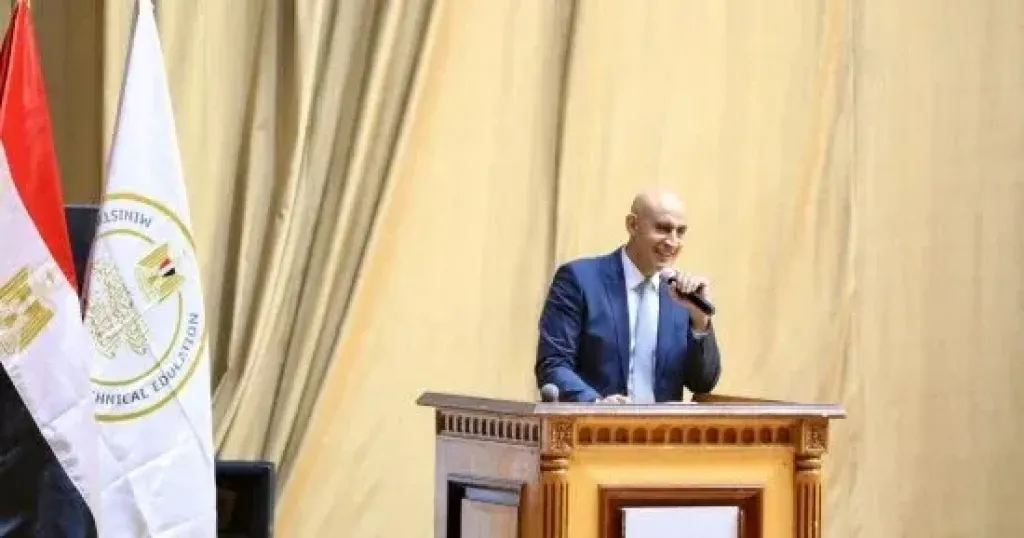 التعليم توجه المدارس بتقديم الدعم لطلبة الشهادة الإعدادية لتسجيل الاستمارة