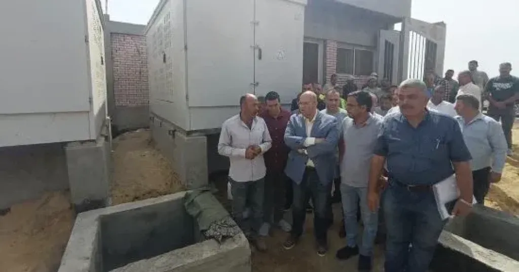 نائب محافظ الجيزة يتفقد مشروعات الصرف الصحى بقرى منشأة القناطر