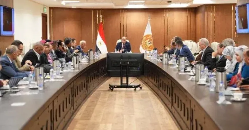 وزير العمل يناقش تعديلات قانون النقابات العمالية