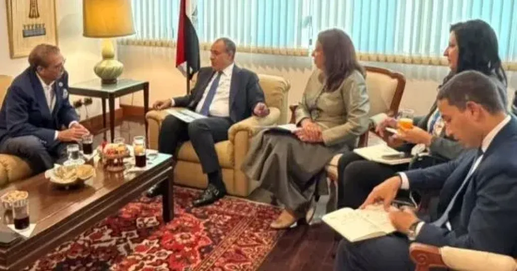 وزير الخارجية يلتقى الرئيس التنفيذى لأحد أكبر الشركات التايلندية فى مصر