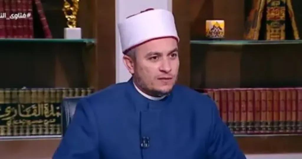 أمين الفتوى: بر الأم واجب حتى مع سوء المعاملة.. وعدم المسامحة لا يمنع حسن معاملتها