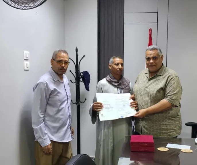 محافظ أسيوط: تسليم عقود تقنين أوضاع أملاك الدولة لمواطنين بمركز أبنوب واستمرار